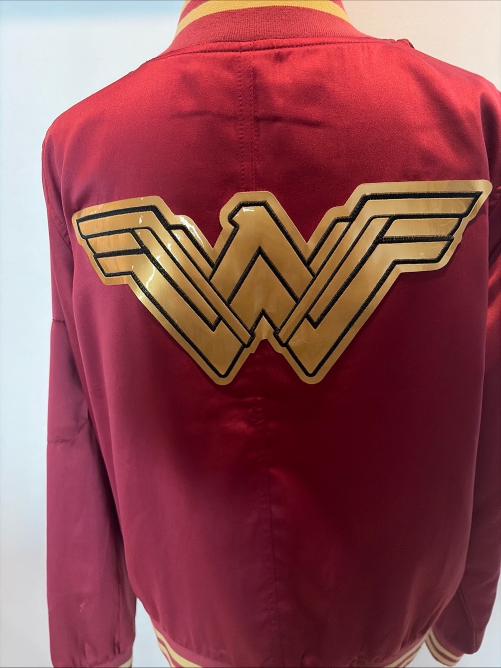 Wonder Woman Bomber Jacket Women’s Large DC Comics Official Varsity cosplay - Picture 9 of 11